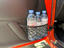 画像をギャラリービューアに読み込む, Jeep Wrangler JK JL JT ドアネットポケット交換 取付作業イメージ
