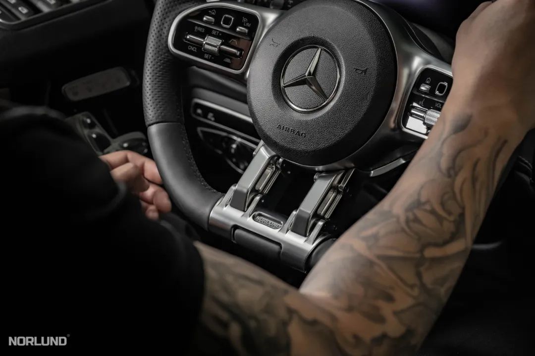 メルセデス・ベンツ/ ハンドル メルセデス ベンツ W218 CLS 350 等 純正 AMG ステアリング